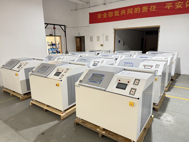 華南某新材料企業(yè)20升防爆全方位行星式球磨機